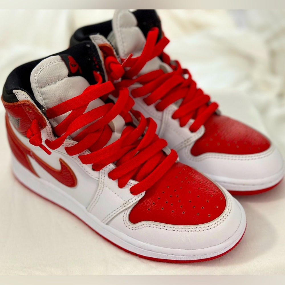 Air Jordan 1 Retro High OG White/University Red-Black